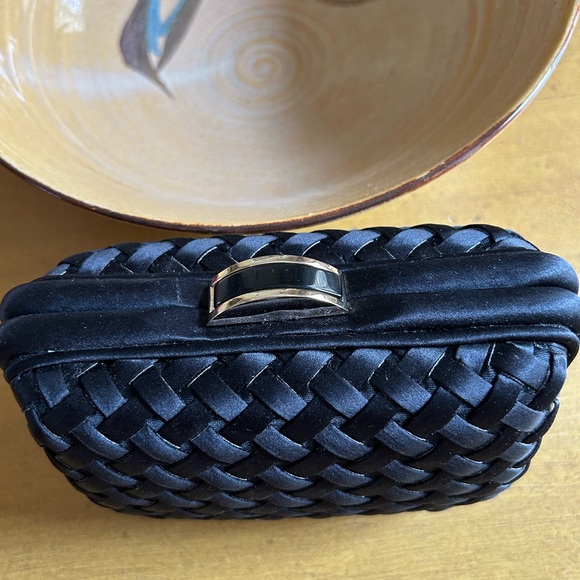 Sondra Robert’s satin woven box clutch hidden chain. Art deco closure 6x5” - Picture 2 of 6